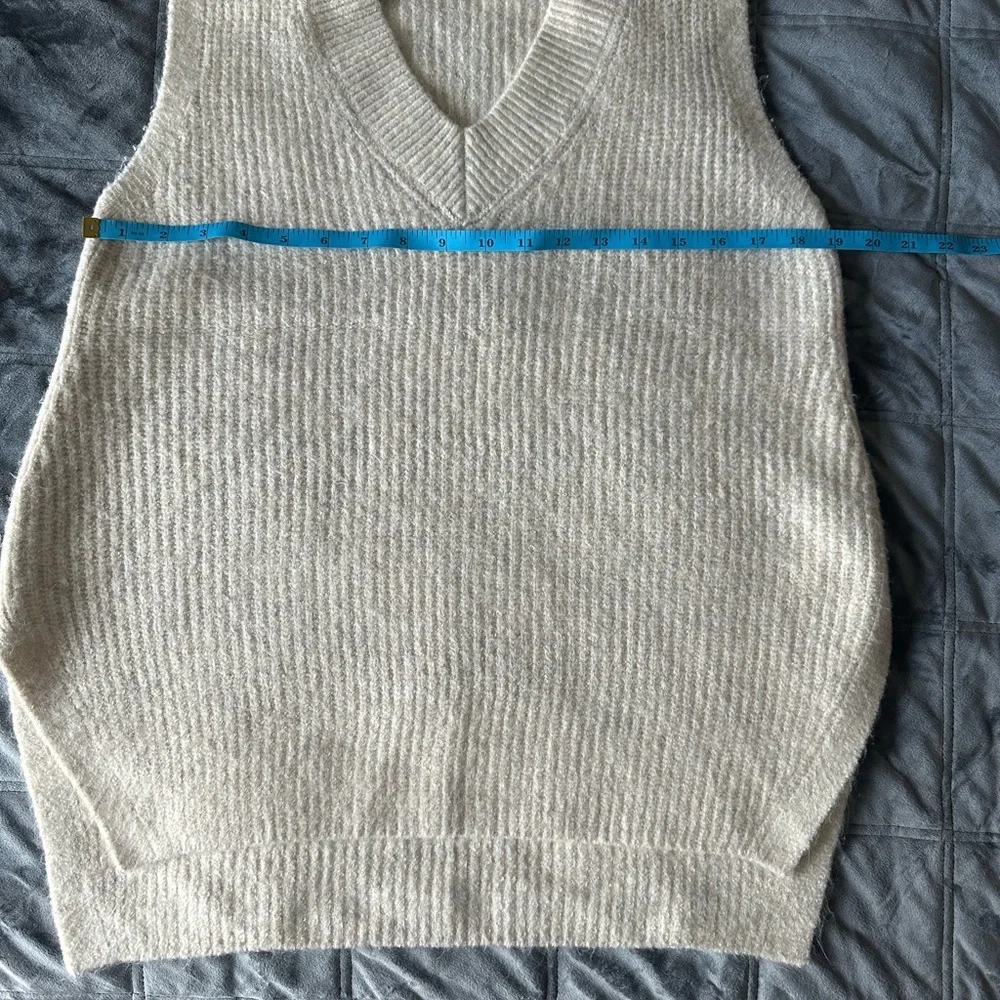 Vince Camuto Women’s Sweater Vest Size XS - Picture 5 of 8